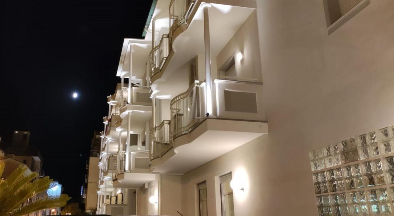 Hotel Des Bains Cattolica Exterior foto