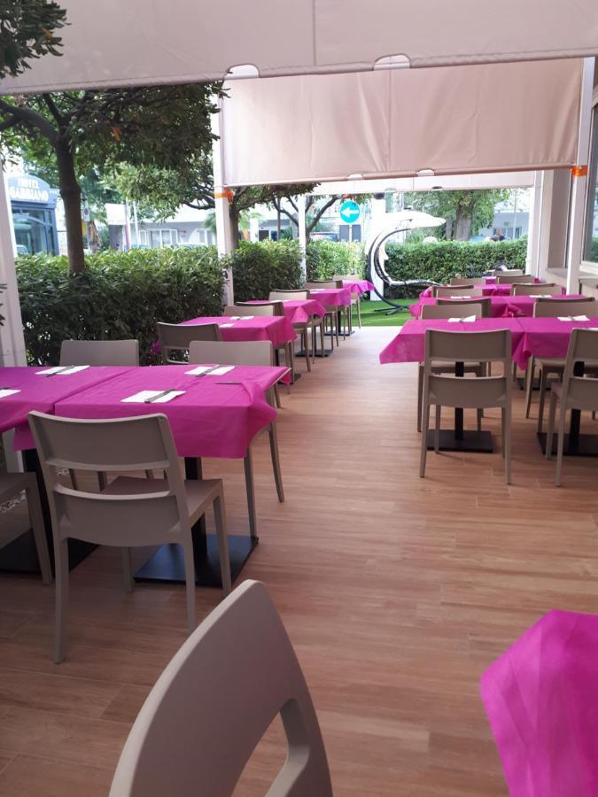 Hotel Des Bains Cattolica Exterior foto