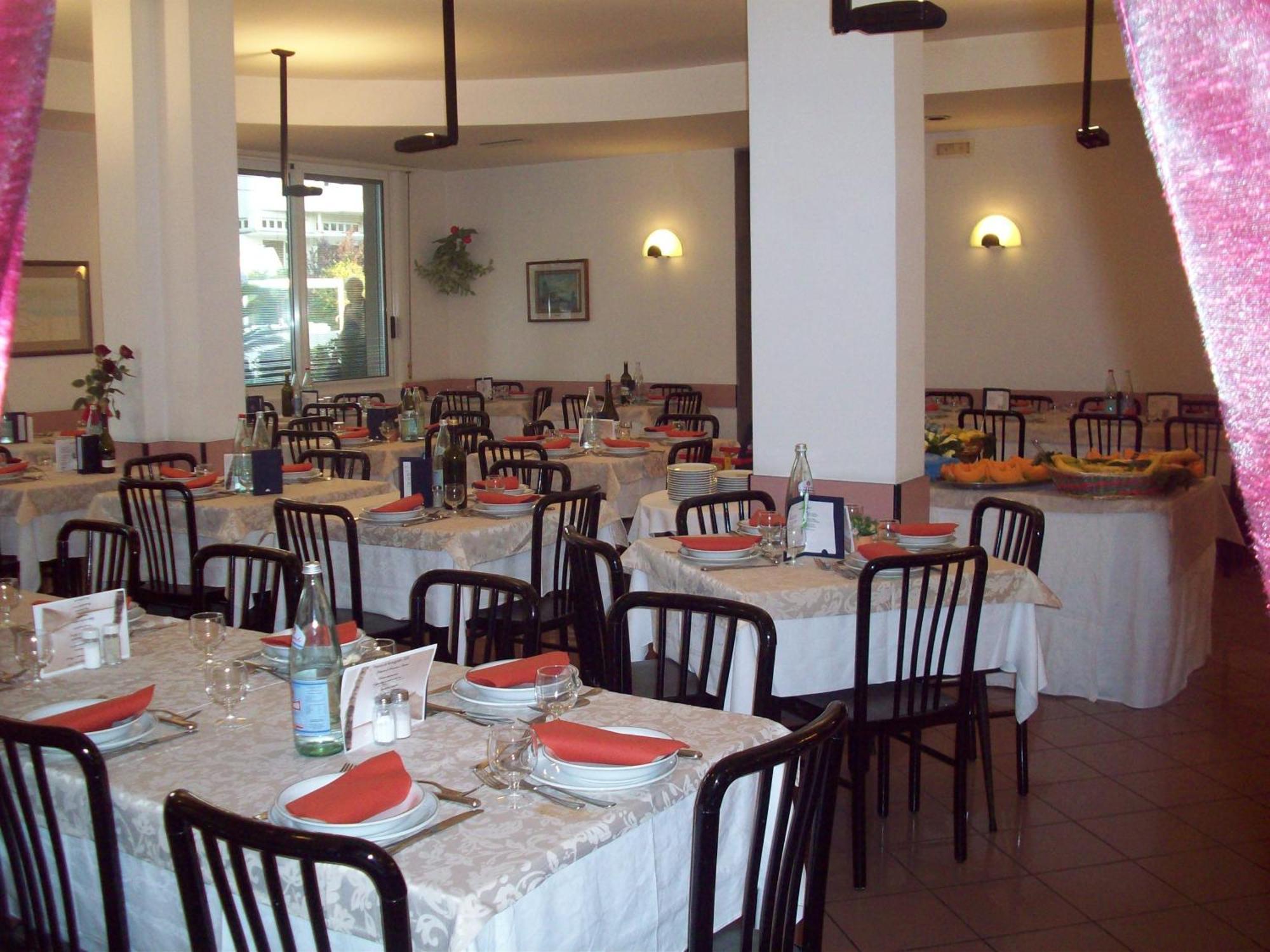 Hotel Des Bains Cattolica Exterior foto