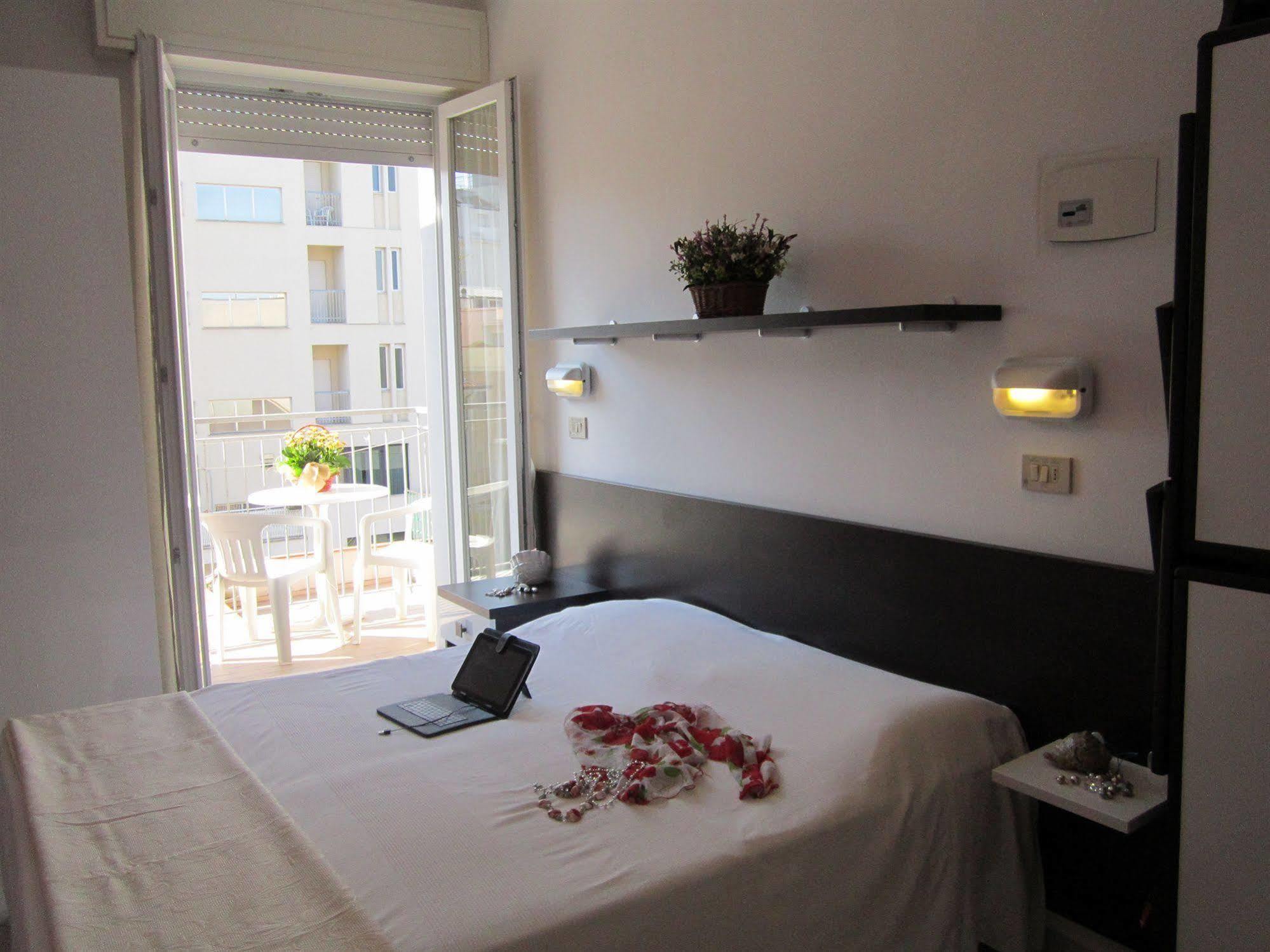 Hotel Des Bains Cattolica Exterior foto